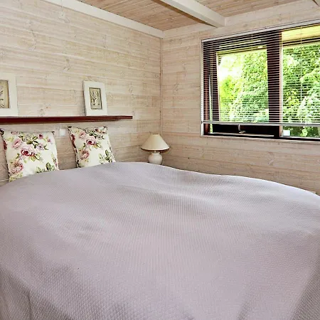 Three-bedroom Holiday In 27 Nyaraló Knebel