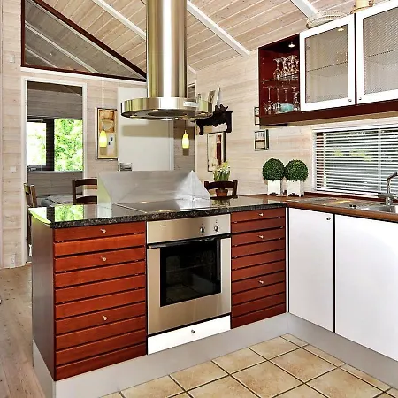 Three-bedroom Holiday In 27 Knebel