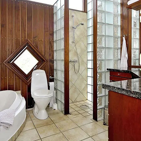 Three-bedroom Holiday In 27 * Knebel